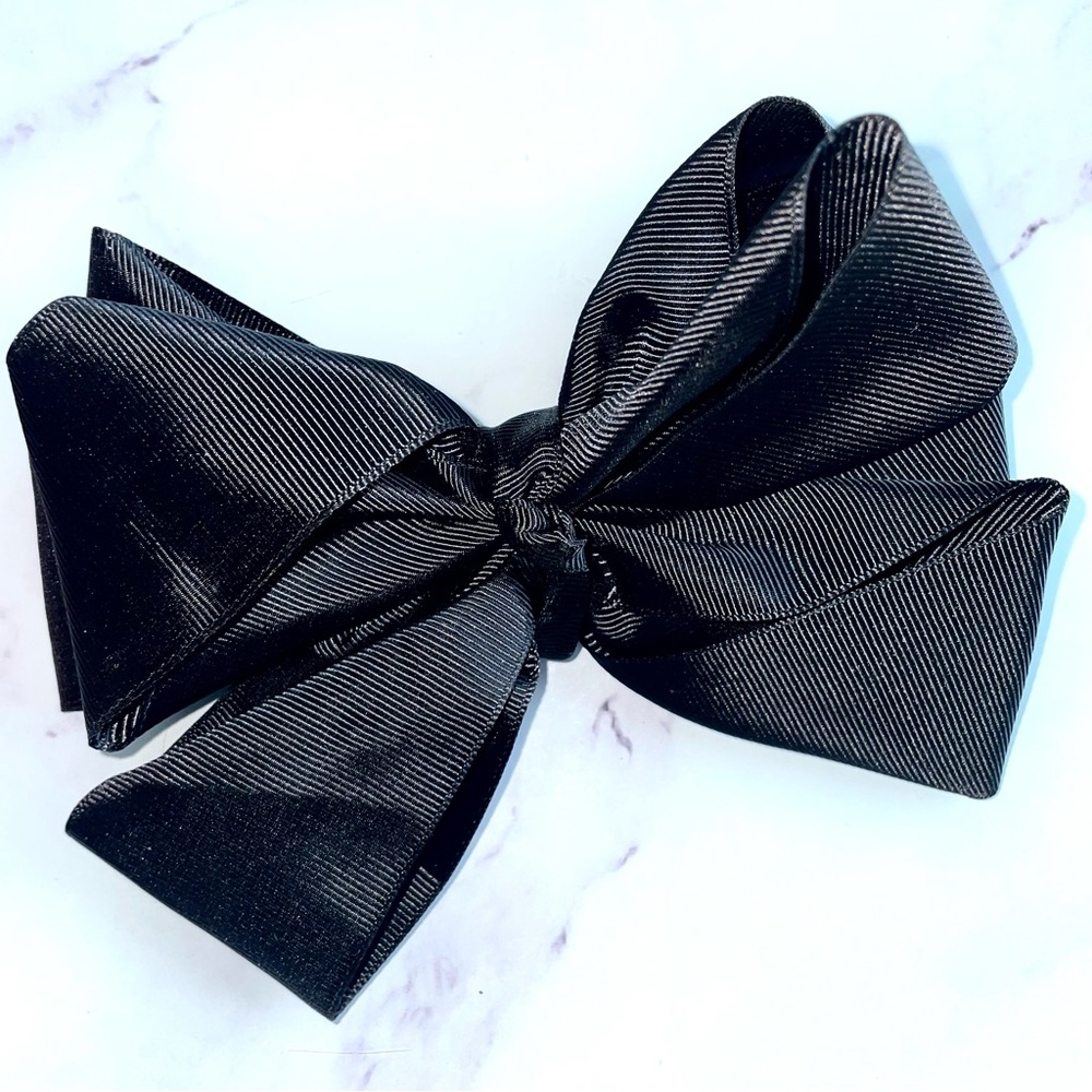 Black Hair Bow